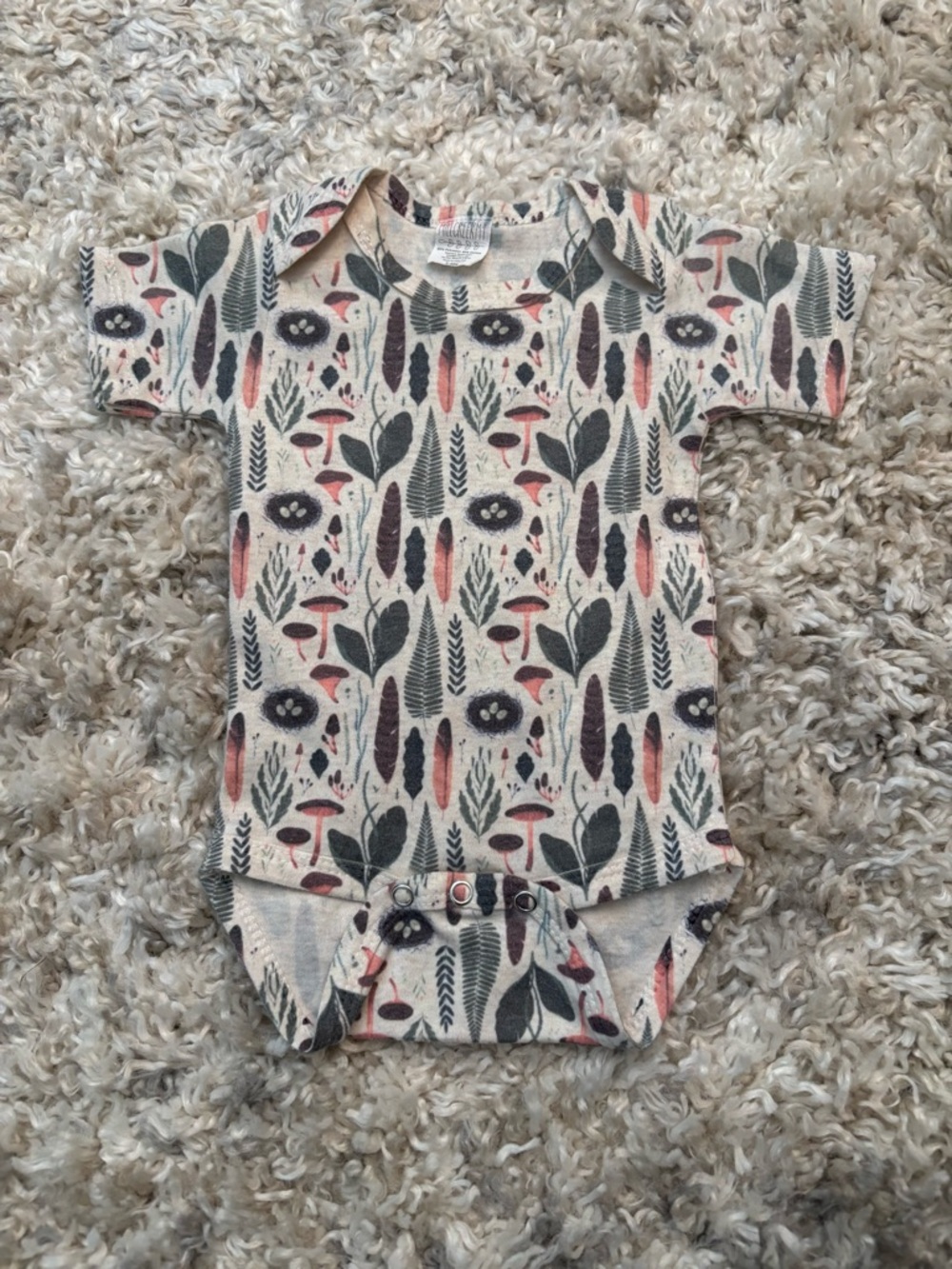 MillecreekMT Baby Tee with Nature Print - Cream, Green, Pink